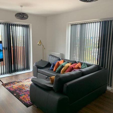 ווסט ת'ורוק Lakeside 2 Bed Luxury Apartment No Parties No Events Early Check-In Late Check- Out Allowed מראה חיצוני תמונה