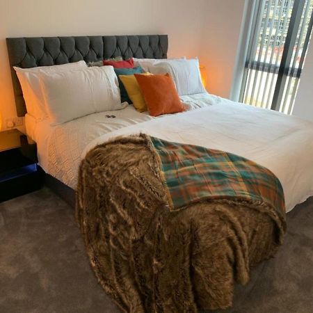 ווסט ת'ורוק Lakeside 2 Bed Luxury Apartment No Parties No Events Early Check-In Late Check- Out Allowed מראה חיצוני תמונה