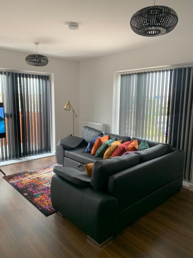 ווסט ת'ורוק Lakeside 2 Bed Luxury Apartment No Parties No Events Early Check-In Late Check- Out Allowed מראה חיצוני תמונה