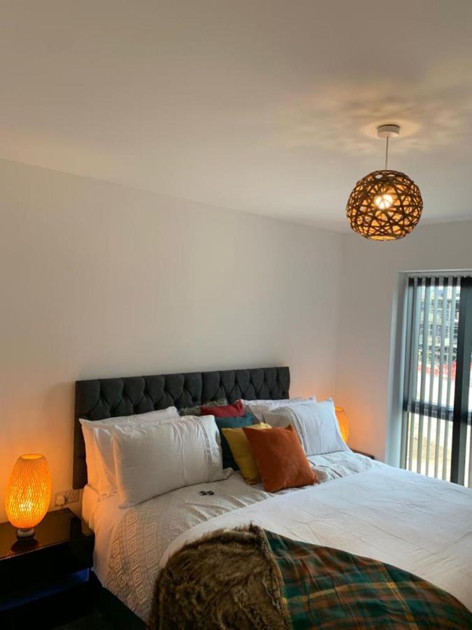 ווסט ת'ורוק Lakeside 2 Bed Luxury Apartment No Parties No Events Early Check-In Late Check- Out Allowed מראה חיצוני תמונה