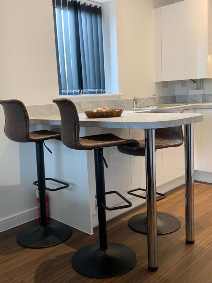 ווסט ת'ורוק Lakeside 2 Bed Luxury Apartment No Parties No Events Early Check-In Late Check- Out Allowed מראה חיצוני תמונה