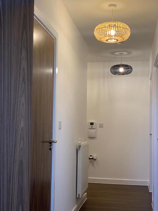 ווסט ת'ורוק Lakeside 2 Bed Luxury Apartment No Parties No Events Early Check-In Late Check- Out Allowed מראה חיצוני תמונה
