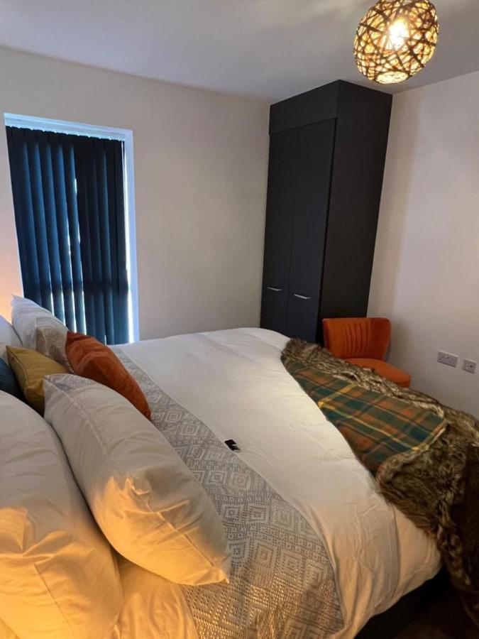 ווסט ת'ורוק Lakeside 2 Bed Luxury Apartment No Parties No Events Early Check-In Late Check- Out Allowed מראה חיצוני תמונה